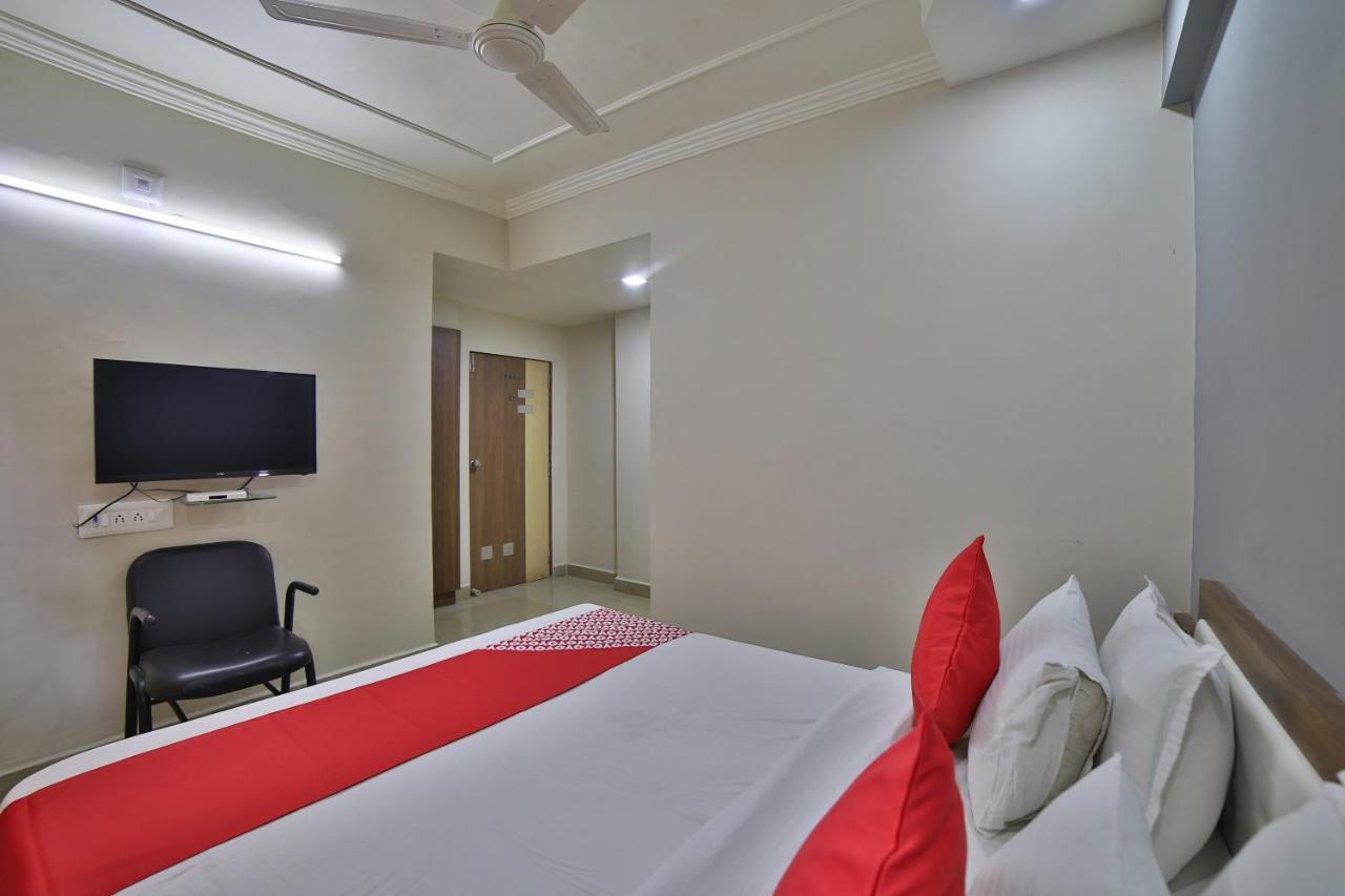 Oyo 41929 Hotel Loyal Residency Jāmnagar Extérieur photo