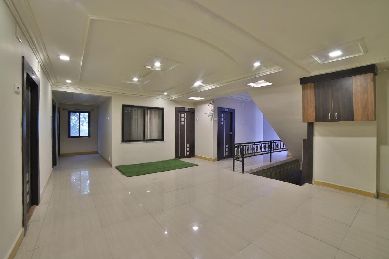 Oyo 41929 Hotel Loyal Residency Jāmnagar Extérieur photo