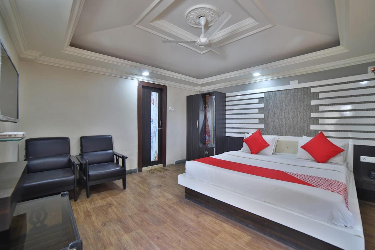 Oyo 41929 Hotel Loyal Residency Jāmnagar Extérieur photo