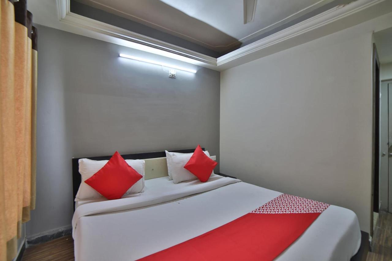 Oyo 41929 Hotel Loyal Residency Jāmnagar Extérieur photo