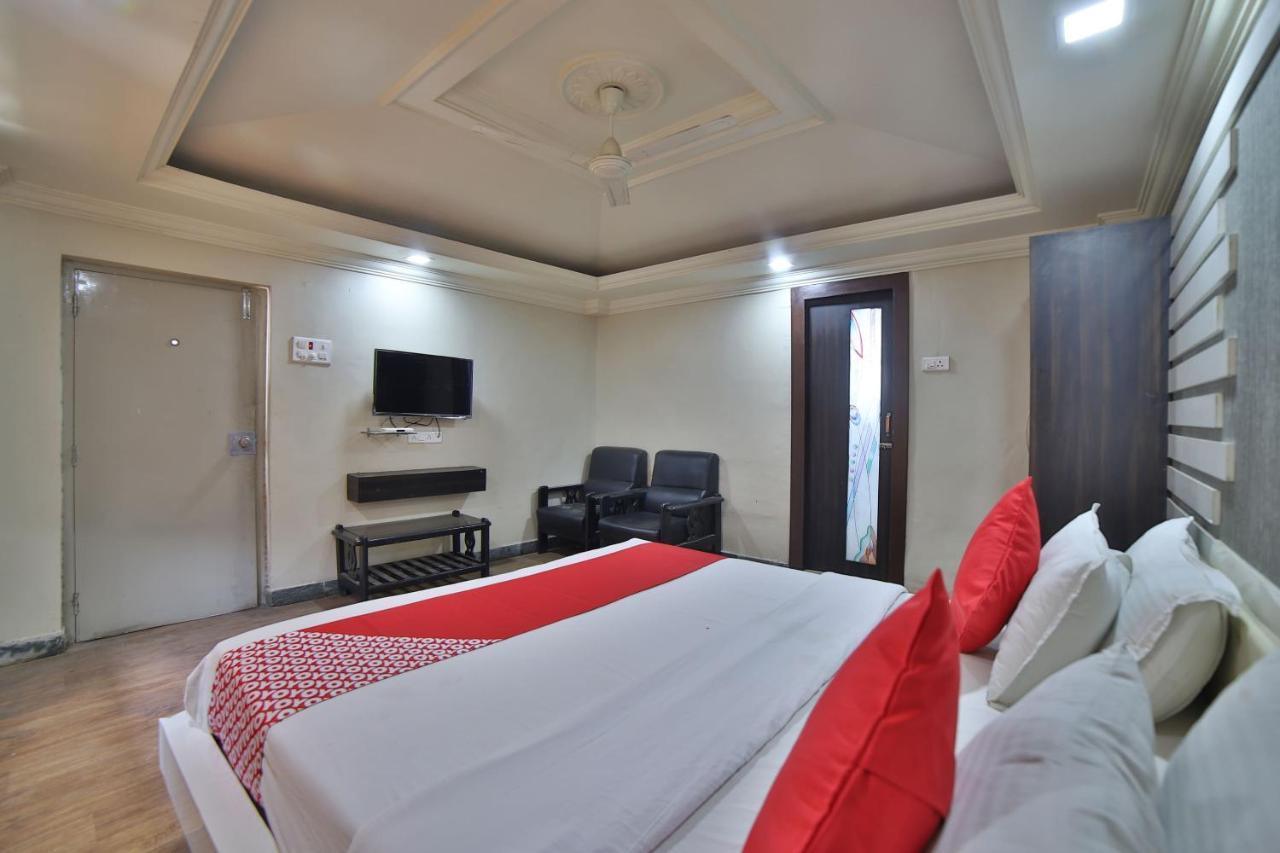 Oyo 41929 Hotel Loyal Residency Jāmnagar Extérieur photo