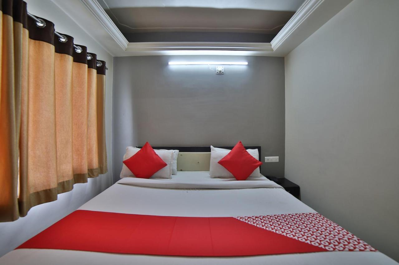 Oyo 41929 Hotel Loyal Residency Jāmnagar Extérieur photo