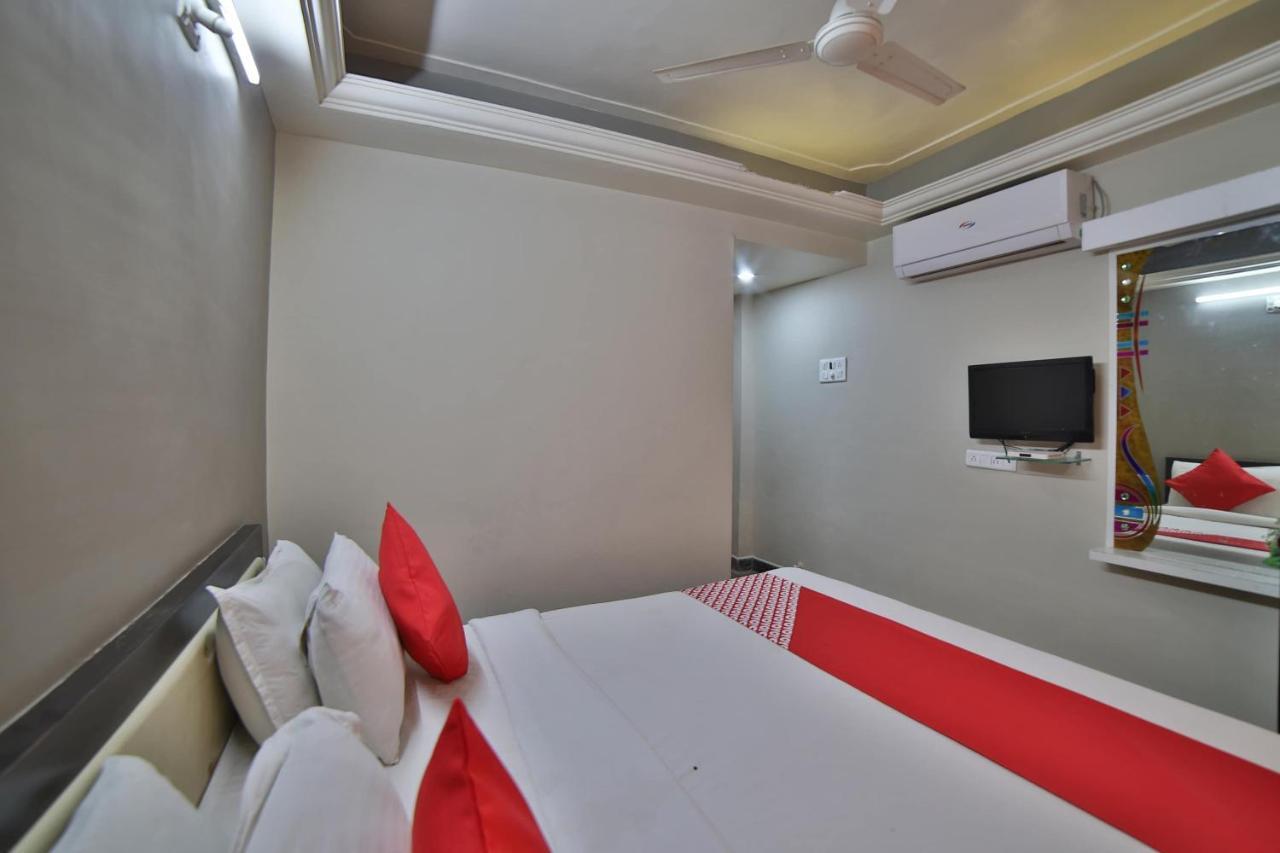 Oyo 41929 Hotel Loyal Residency Jāmnagar Extérieur photo