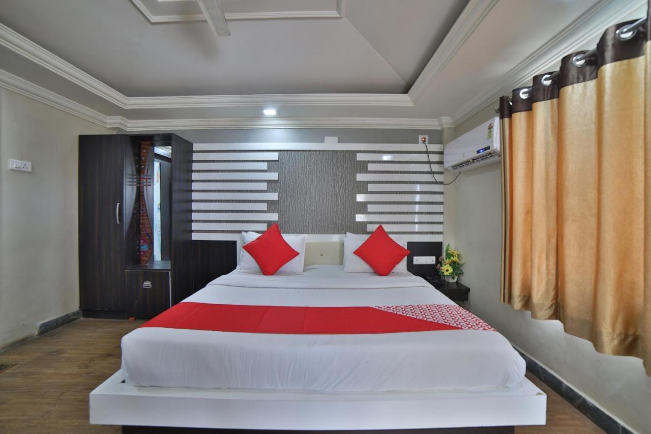 Oyo 41929 Hotel Loyal Residency Jāmnagar Extérieur photo