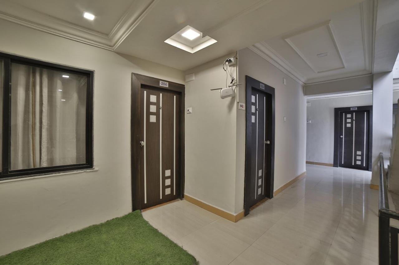 Oyo 41929 Hotel Loyal Residency Jāmnagar Extérieur photo